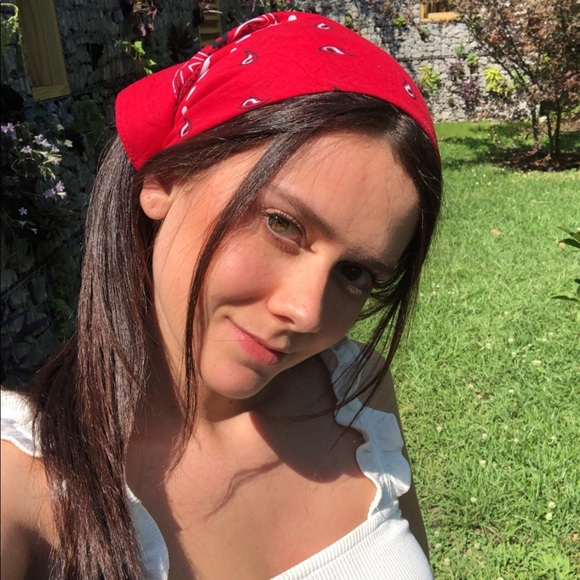 Meet your Posher, Julia - Picture 2 of 3